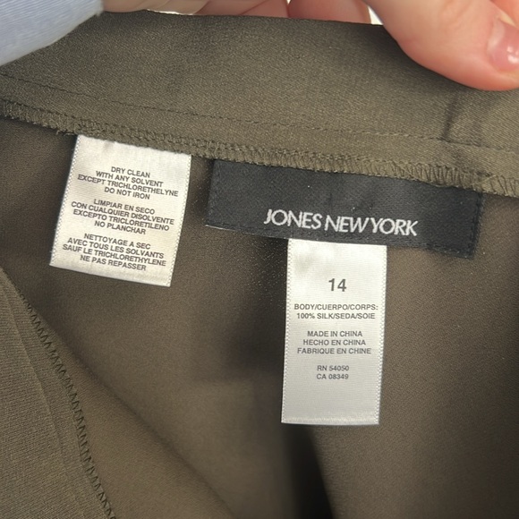 Elegant Silk Olive Green Women's Skirt - Picture 5 of 5